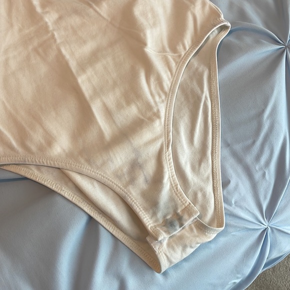 Long sleeve white body suit - Picture 2 of 2